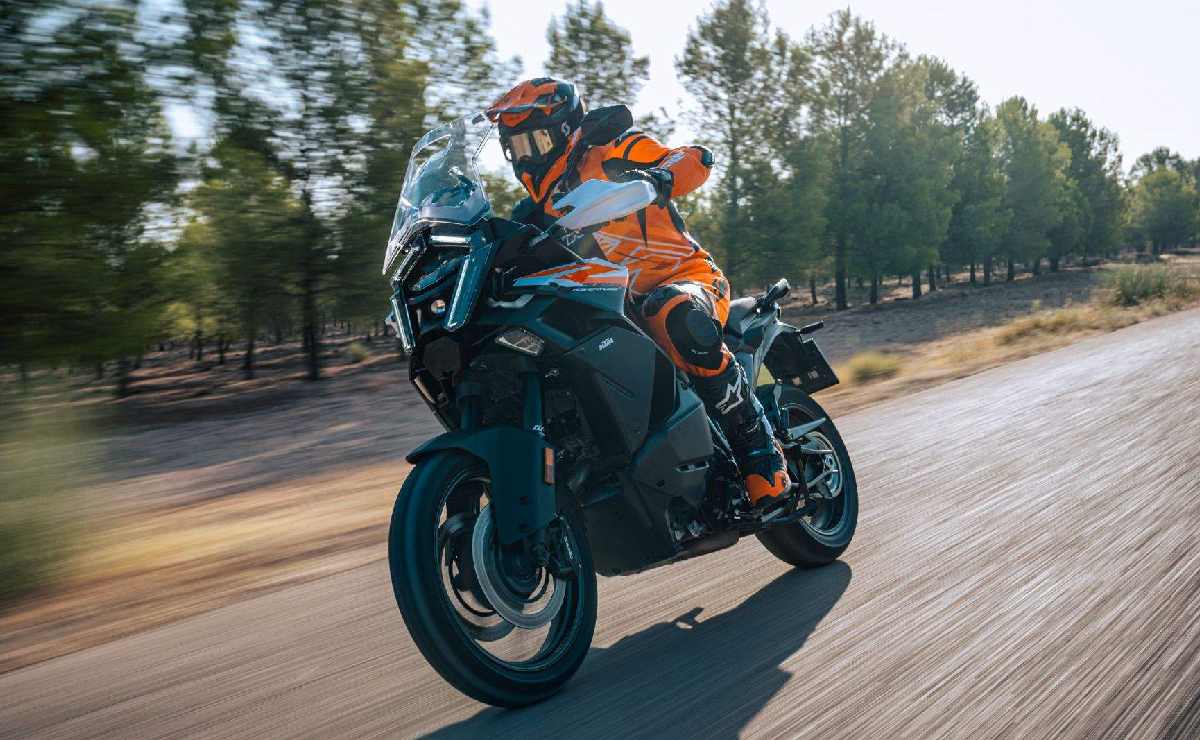 KTM presentó su trail más grande con tres versiones: ¿cuánto cuesta cada una?