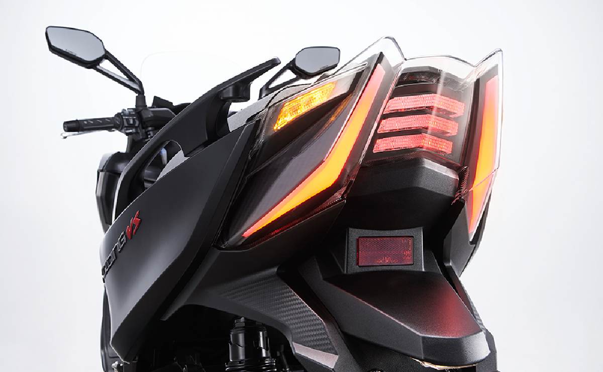 Kymco Xciting VS 400: cómo está equipado
