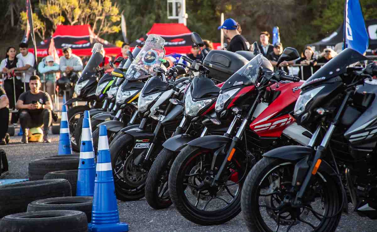 bajaj rouser day 5 Bajaj Rouser Day Mendoza