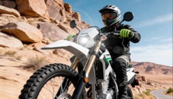 Kawasaki KLX 300 blanca