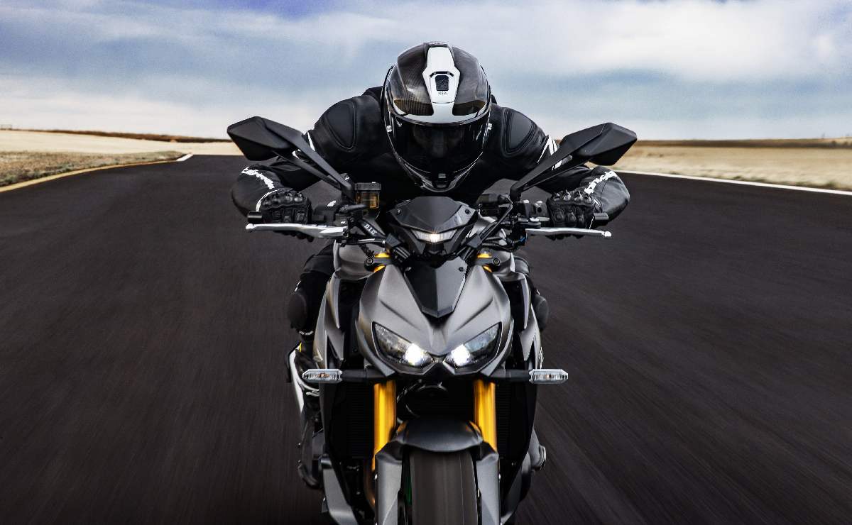 lanzamiento kawasaki z1100 Kawasaki lanzó la Z1100 SE: así es su nueva Naked de más de 130 CV