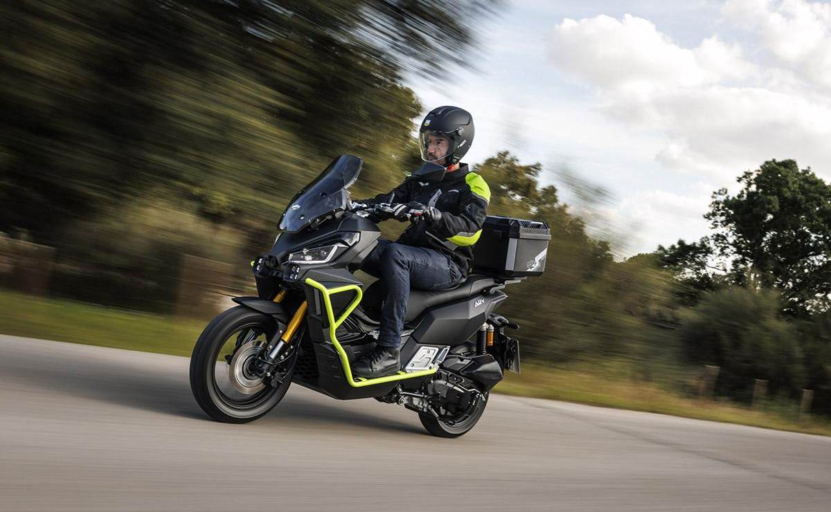 moto mitt 125 adv 1 Moto Mitt 125 ADV Scooter