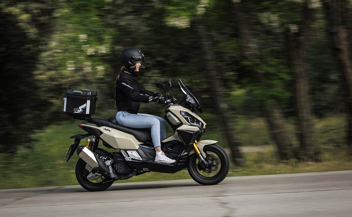 moto mitt 125 adv 2 Moto Mitt 125 ADV Scooter