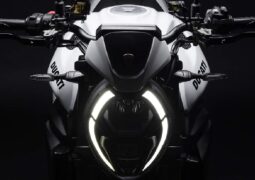 Moto naked Ducati Monster V2 Red Dot