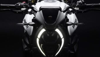 Moto naked Ducati Monster V2 Red Dot