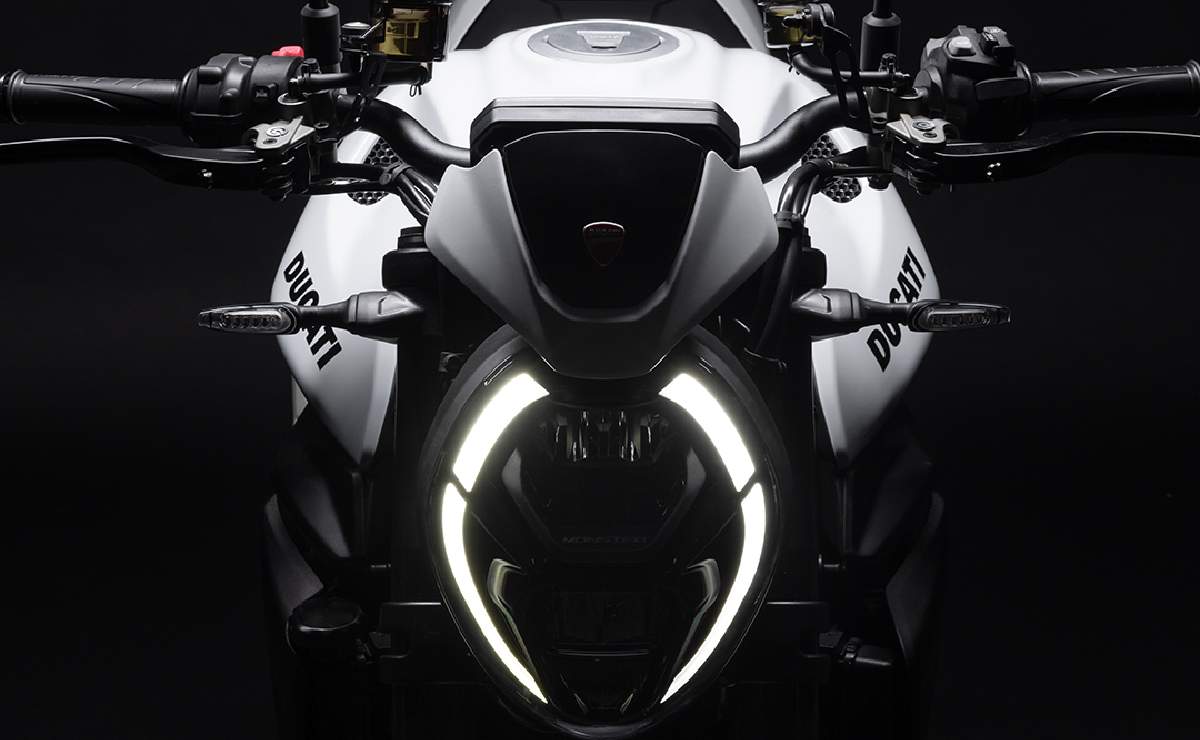 Moto naked Ducati Monster V2 Red Dot