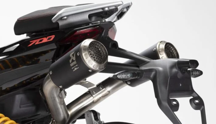 ¿Moto o scooter? Italjet Dragster 700