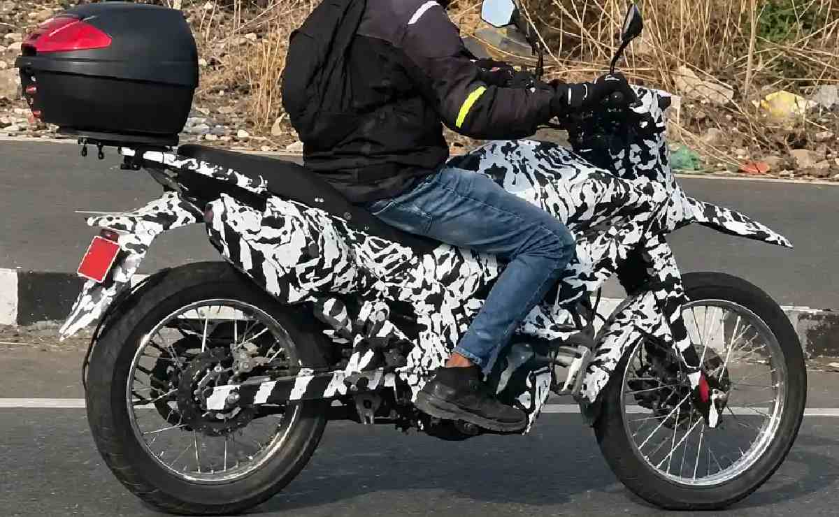 Bajaj moto trail