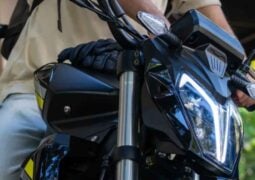Esta nueva naked de 150 cc llega para desafiar a Yamaha FZ: más equipada y mucho más accesible