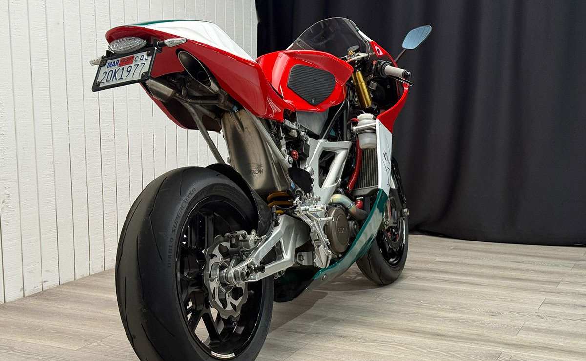 Esta moto deportiva modificada de 70 HP sale a la venta en subasta
