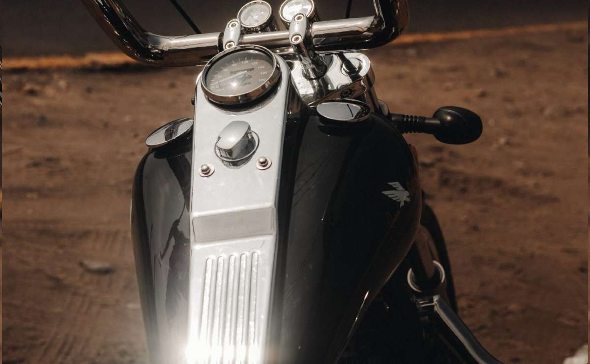 Moto custom Regal Raptor DC1000C