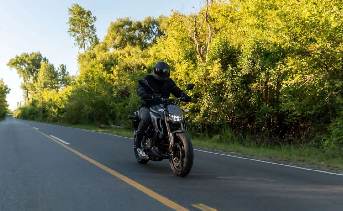 moto naked malaguti modena 300 1 Cómo está equipada la nueva moto naked de Malaguti