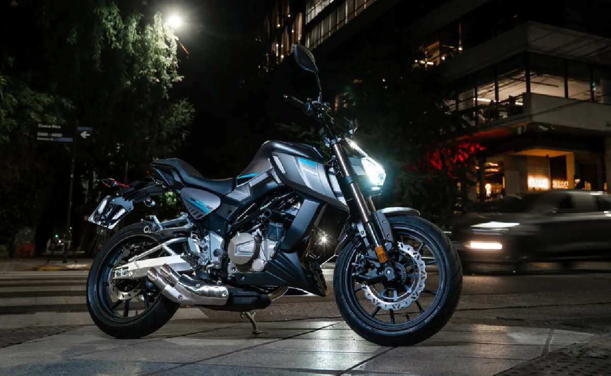 moto naked malaguti modena 300 2 Cómo está equipada la nueva moto naked de Malaguti