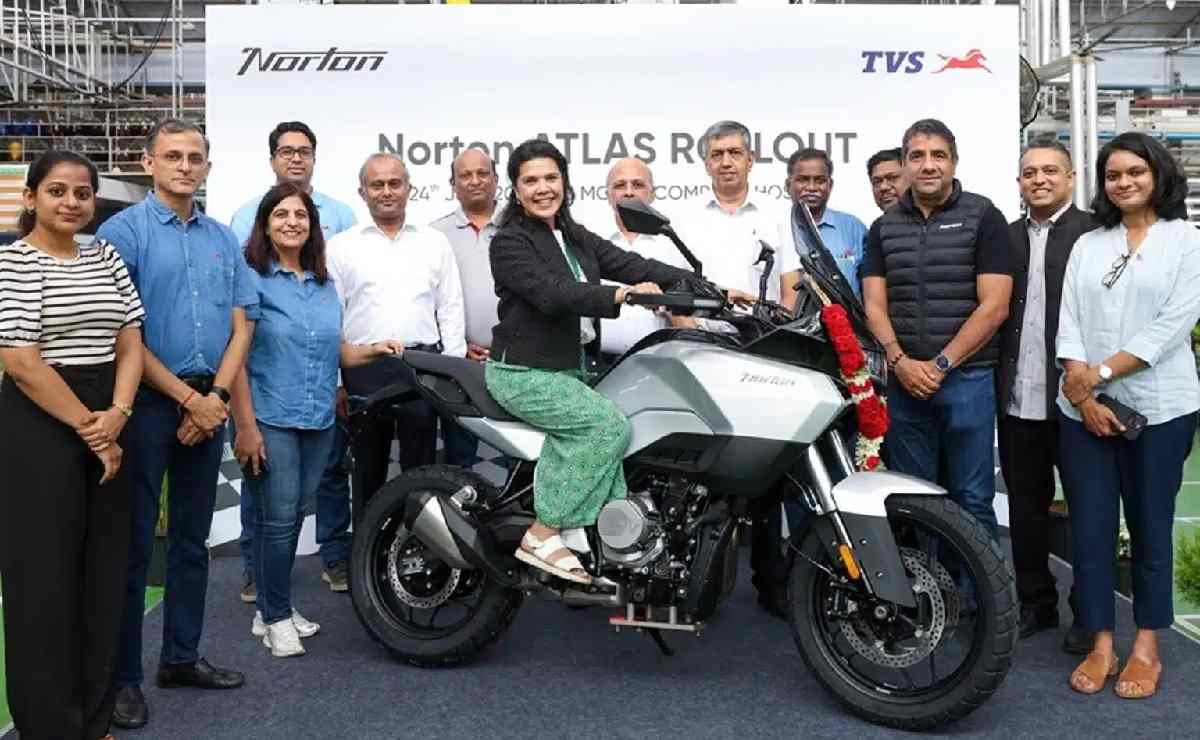 La primera moto trail de Norton ya se fabrica en India con motor bicilíndrico de 69 CV y dos versiones: estándar y GT.