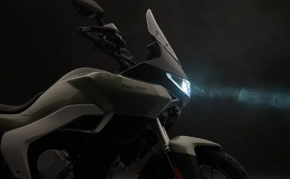 La primera moto trail de Norton ya se fabrica en India con motor bicilíndrico de 69 CV y dos versiones: estándar y GT.