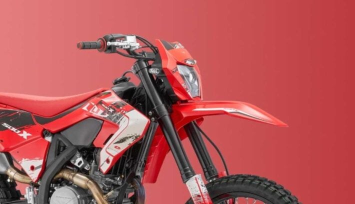 QJMotor tiene en su página oficial una moto de enduro de media cilindrada: ¿cómo es?