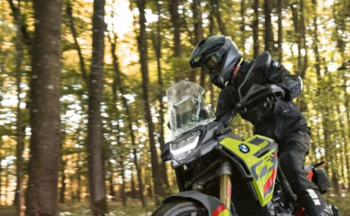 BMW F900GS 