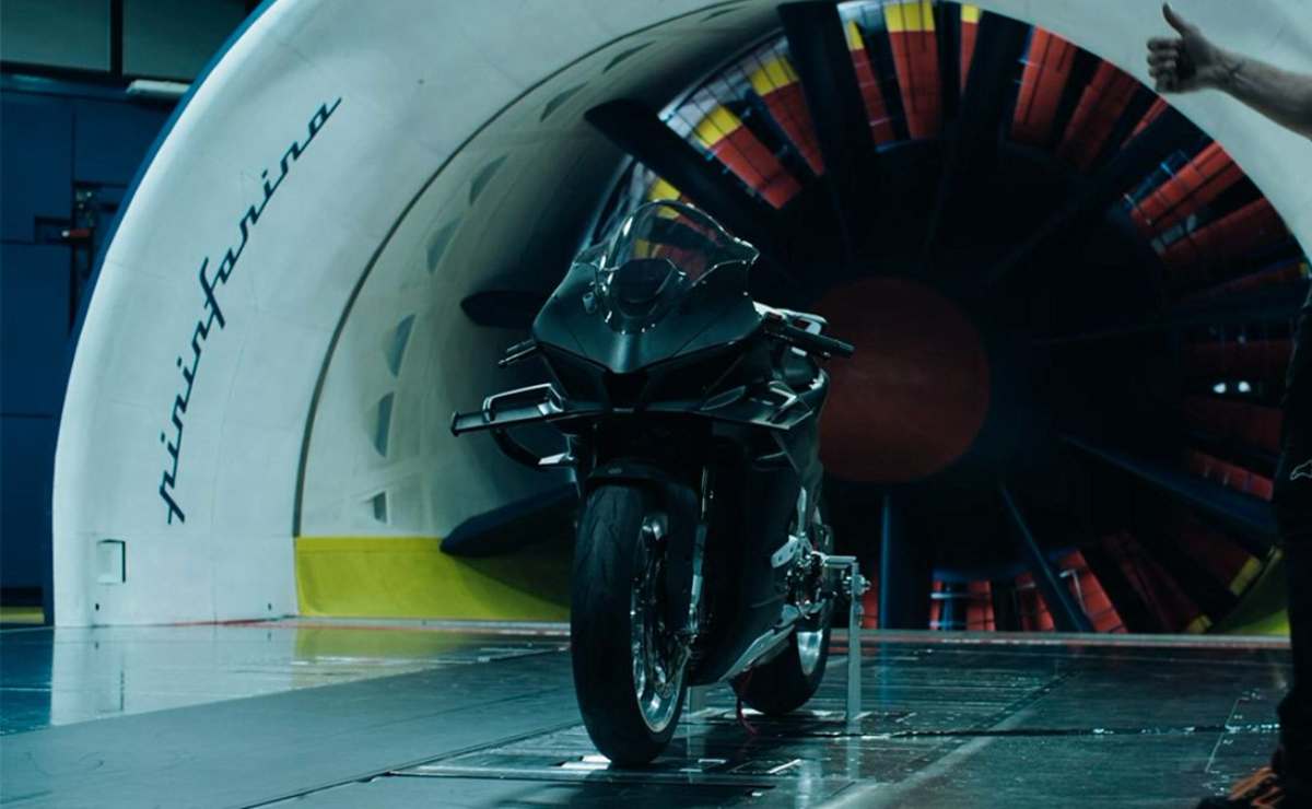 CFMoto V4 SR-RR Pininfarina