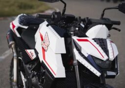 Honda CB750 Hornet: una preparación inspirada en LEGO