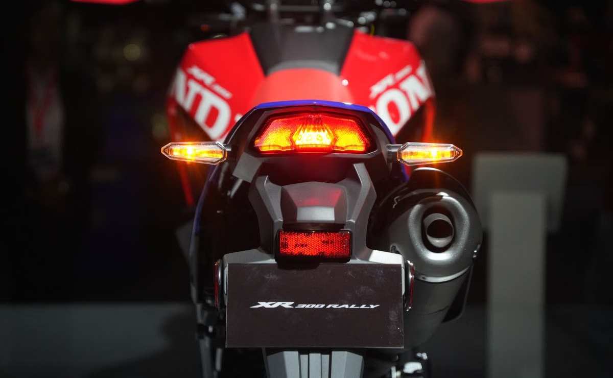 honda xr300L 2 Honda presentó dos nuevas 300 cc: como la Tornado, pero más equipadas