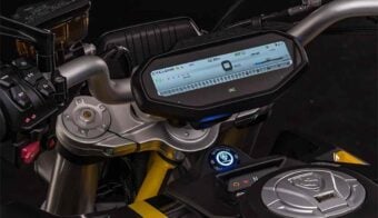 Moto naked Cyclone Ra 1000