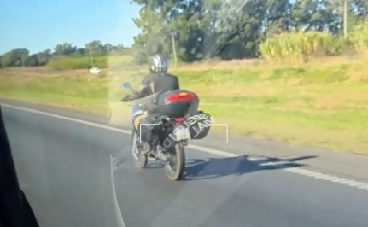 Moto patente tapada