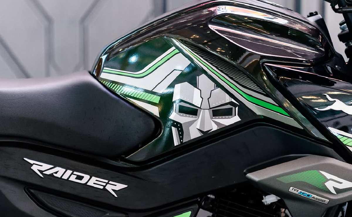 Moto TVS Raider 125  Doctor Doom