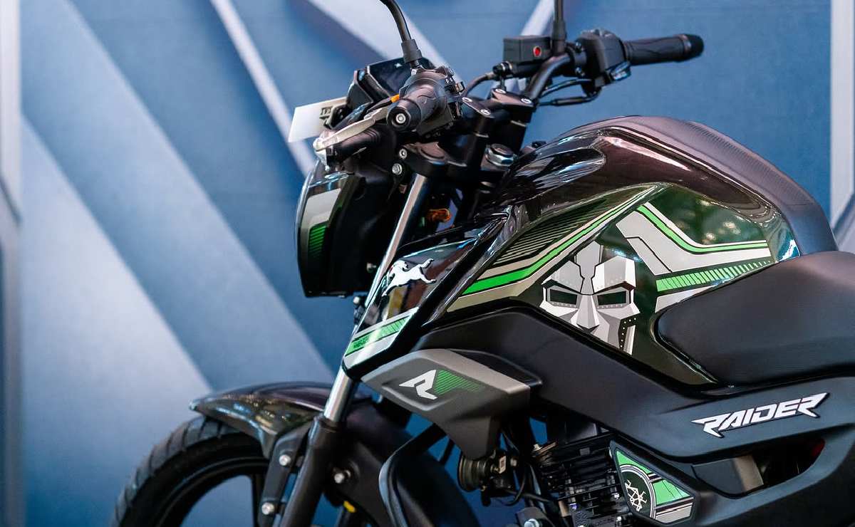 Moto TVS Raider 125  Doctor Doom