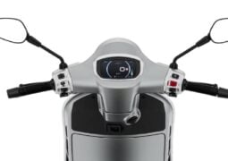 Vespa 80 aniversario