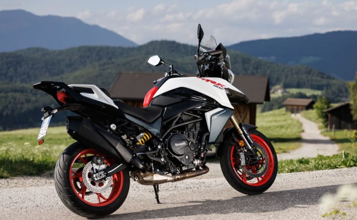 Benelli TRK 902 Stradale
