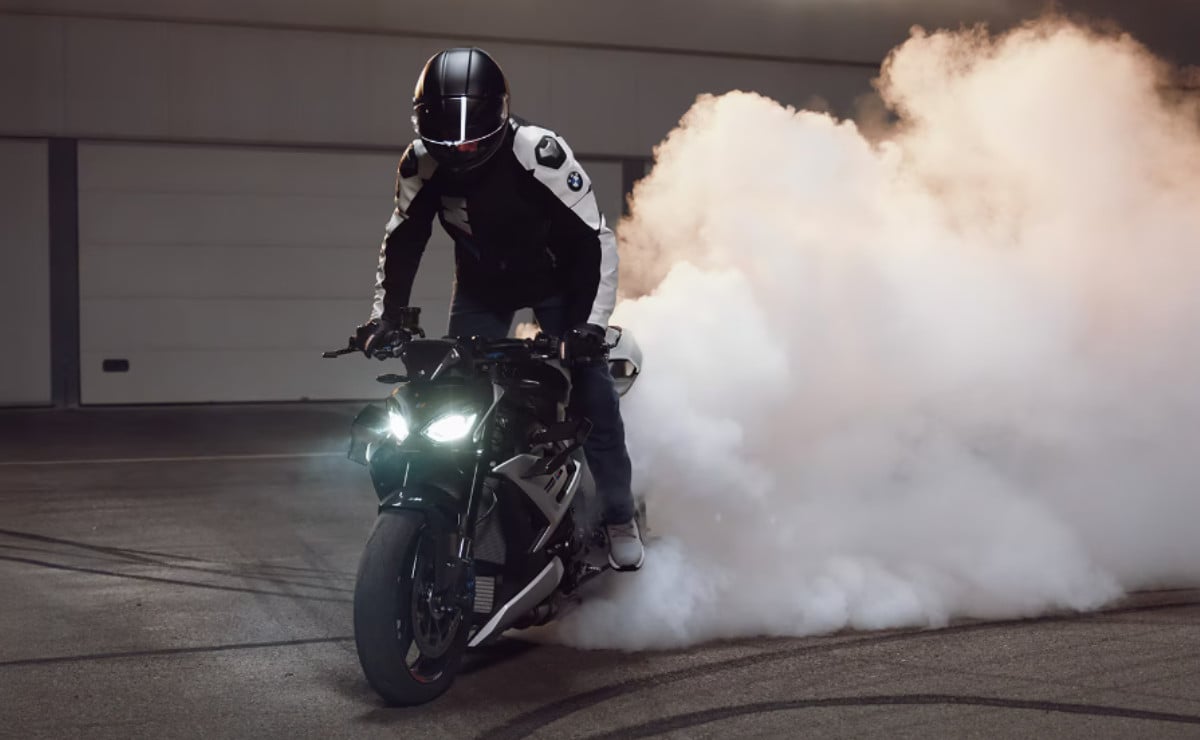 bmw desaf a los l mites de una naked con bmw desaf a los l mites de una naked con