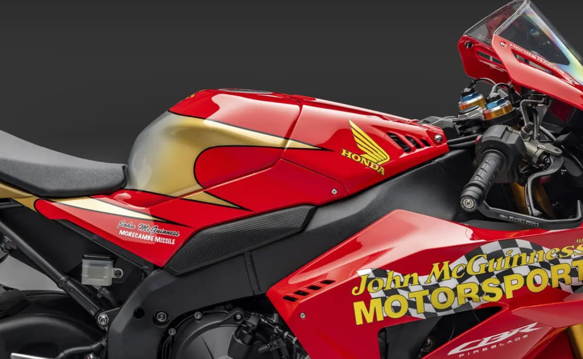 conseguite la honda cbr1000rr r de john 1