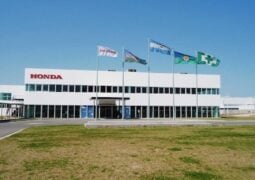 Honda 48 años