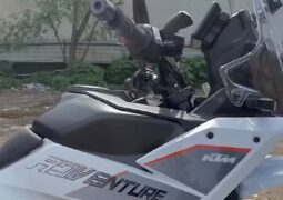 KTM 390 Adventure nuuevo color