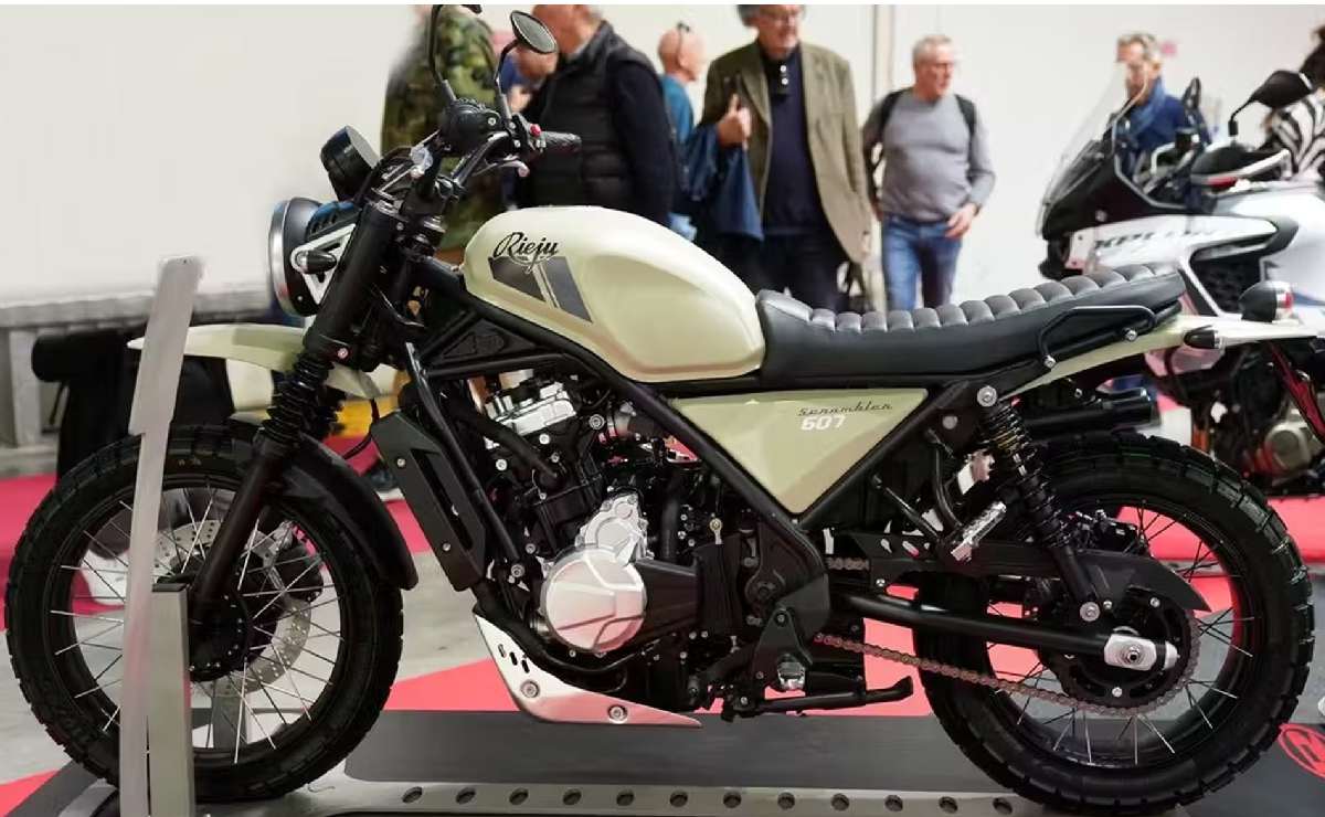 Moto rieju Scrambler