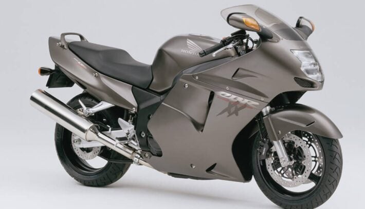 old school la honda cbr1100xx quiso ser 1200x740 1