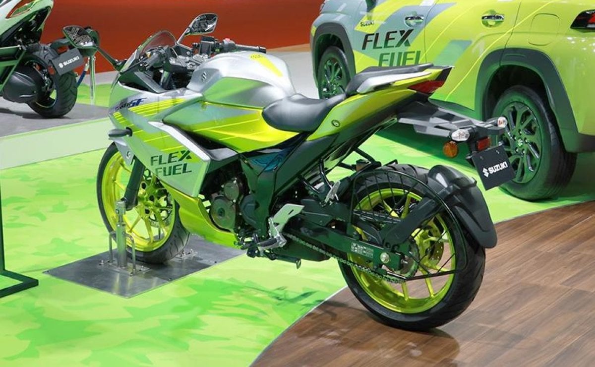 suzuki gixxer250 flex fuel3 Suzuki GIxxer SF Flex Fuel