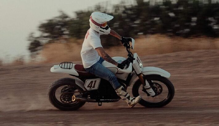 Triumph 400 XC Miura