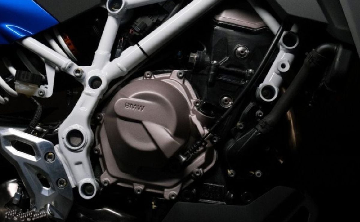 bmw f450 naked 1 BMW F450R