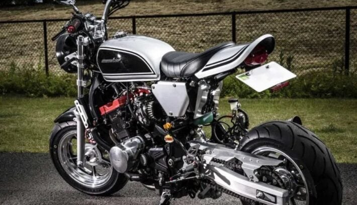 Honda Ape 50 con motor Suzuki Bandit 250