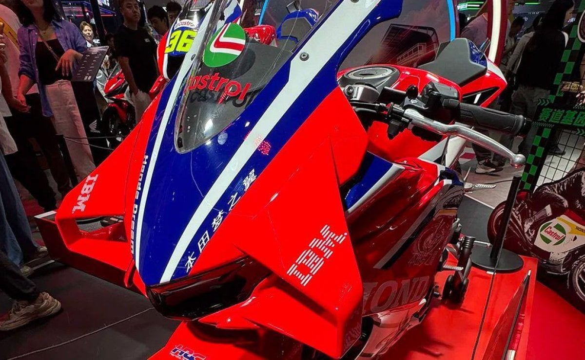 Honda CBR500R FOUR Racing Color: la deportiva de cuatro cilindros se viste de MotoGP