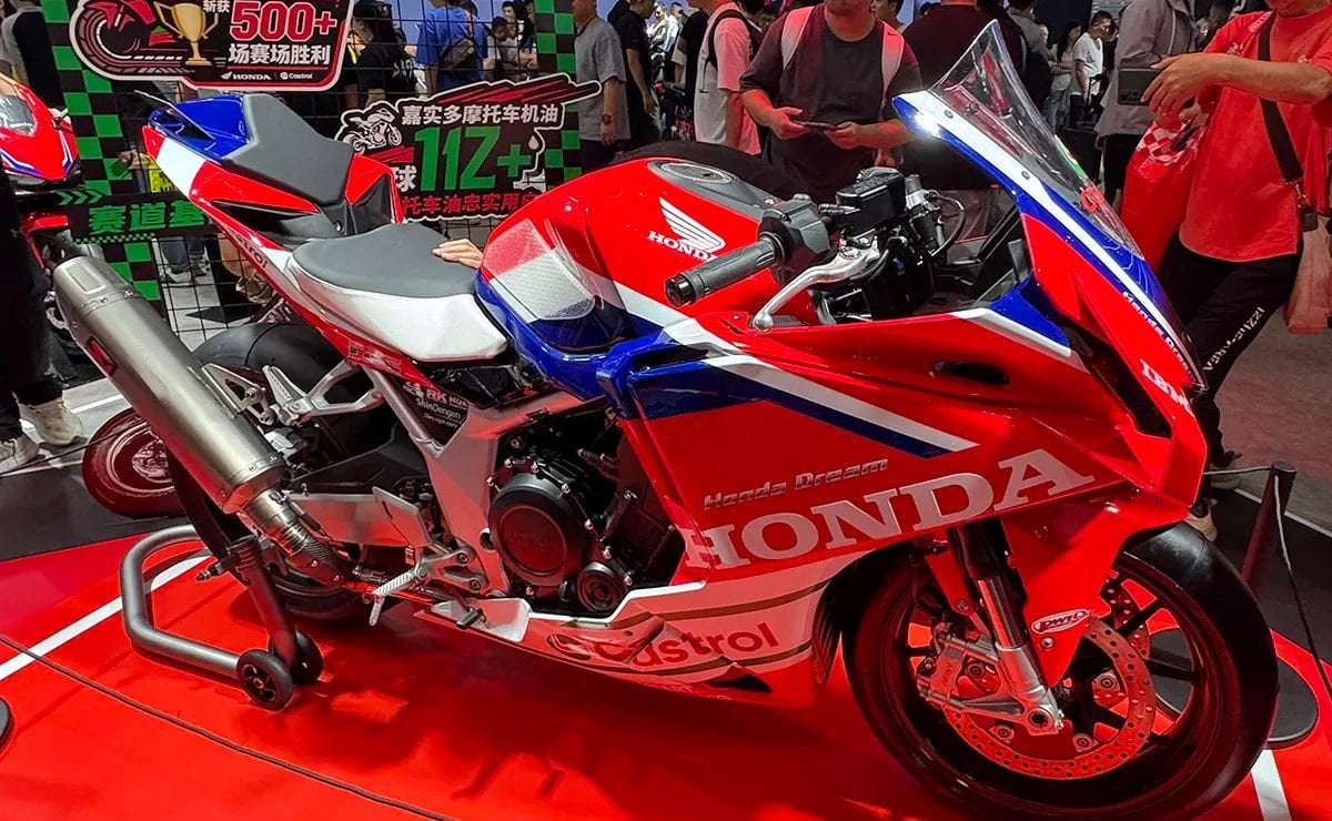 Honda CBR500R FOUR Racing Color: la deportiva de cuatro cilindros se viste de MotoGP