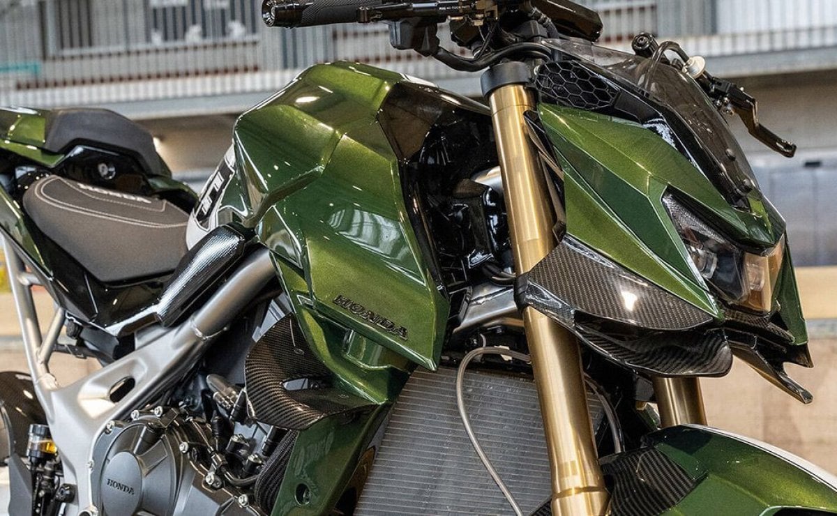 ¿La mejor Honda Hornet? Diseño único, mucha fibra de carbono y un guiño a Marc Márquez