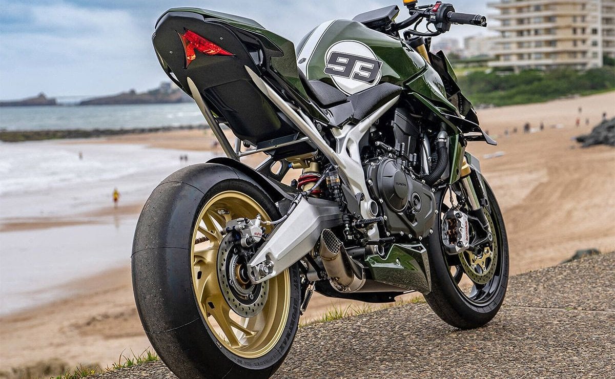 ¿La mejor Honda Hornet? Diseño único, mucha fibra de carbono y un guiño a Marc Márquez
