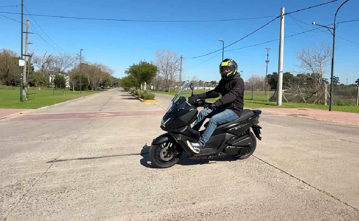Kymco SkyTown 150 test ride