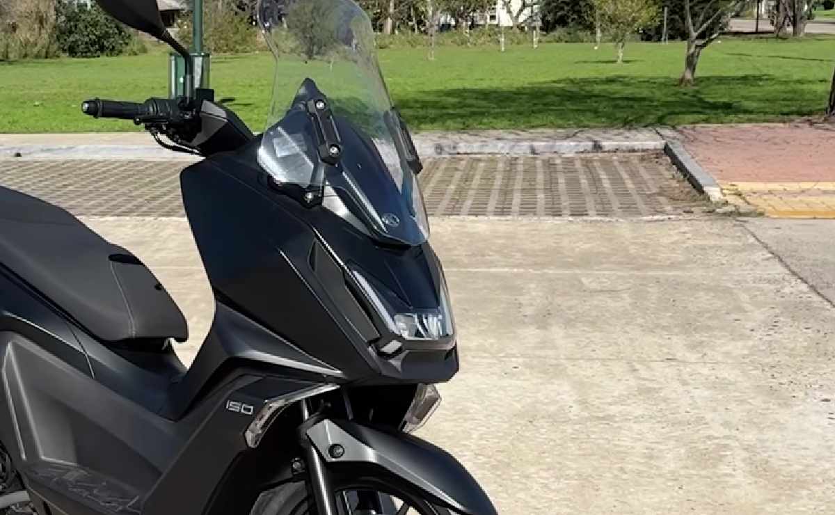Kymco SkyTown 150 test ride