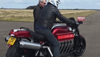 la moto con motor v10 de dodge viper 500 1200x740 1
