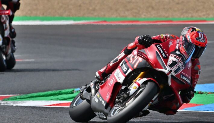 nicol bulega arras en superbike gan las 1200x740 1