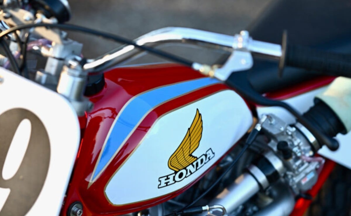 ¿Por qué una Honda CX500 de calle terminó derrapando en óvalos de tierra?
