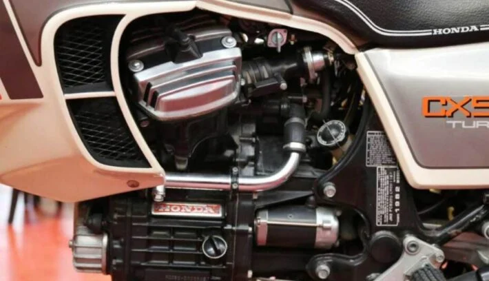 por qu yamaha suzuki y kawasaki llegaro 1200x740 1